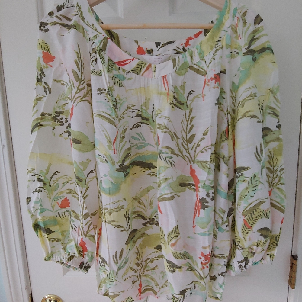 NWT LC Lauren Conrad Banded Neck Peasant Blouse - Size M